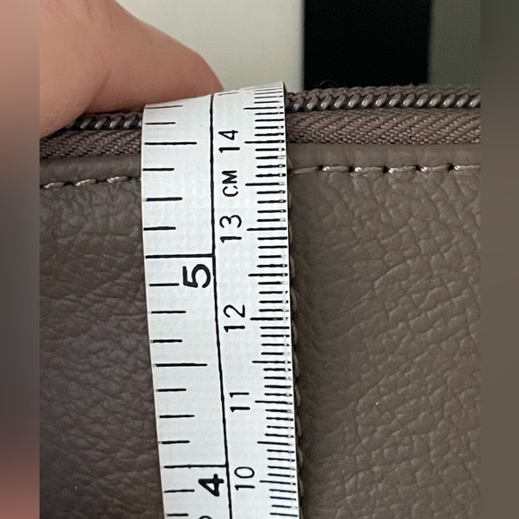 4/$25 or 5/$32   Leather Pouch - Picture 5 of 5